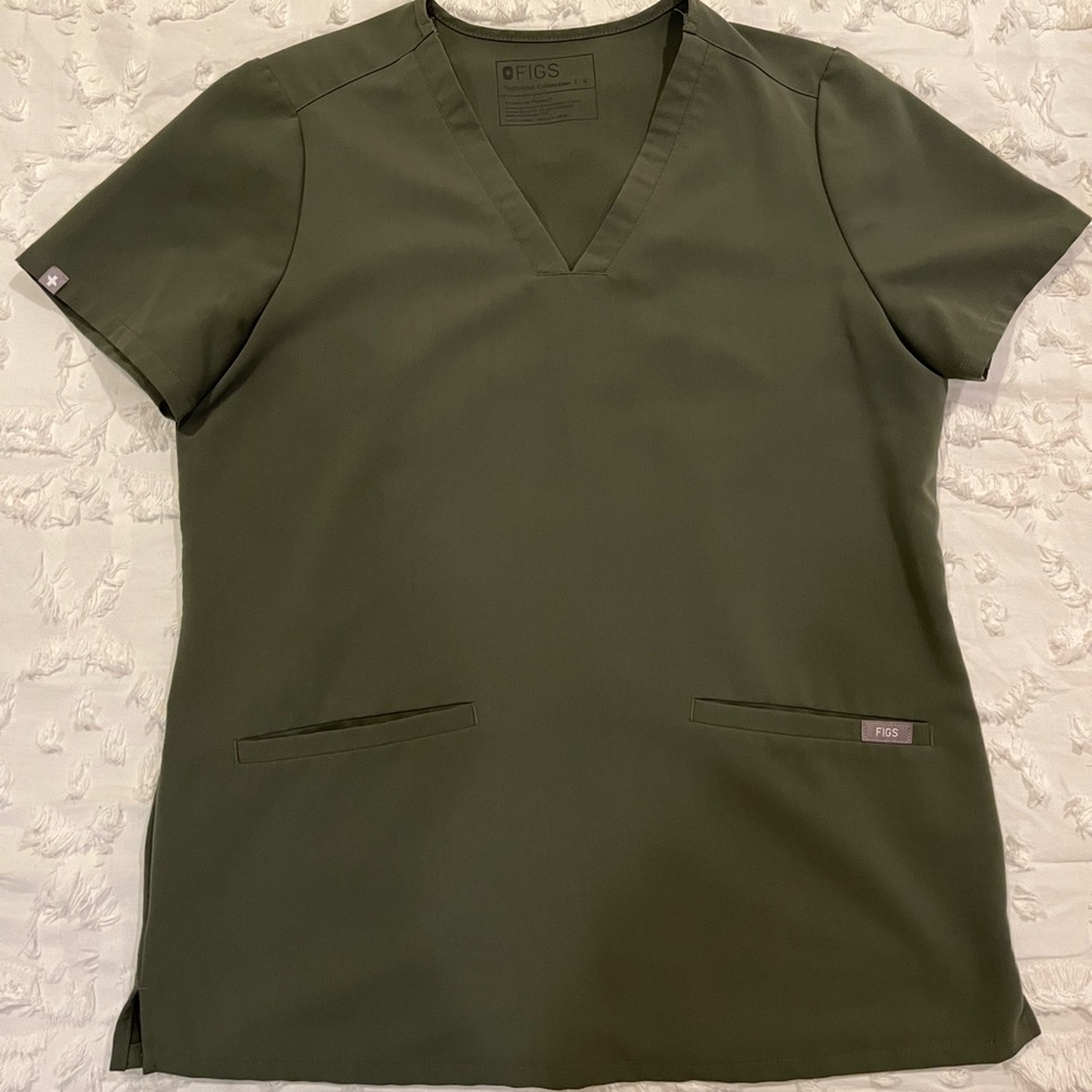 FIGS Casma Scrub Top